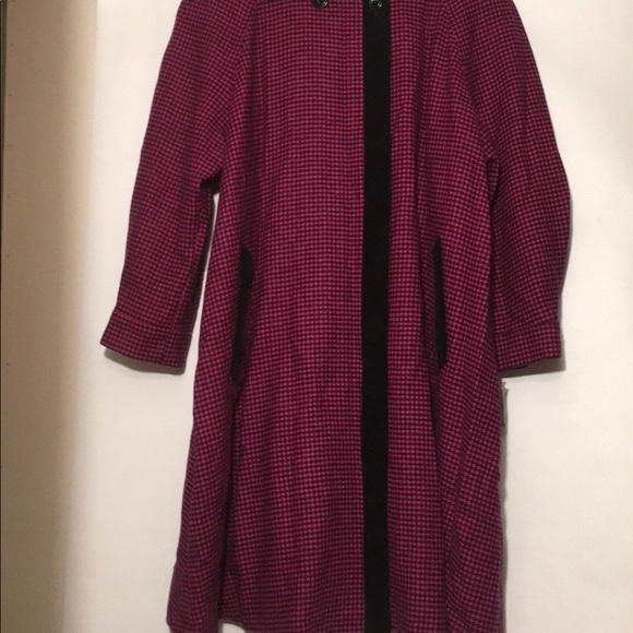 VTG Two Sided Button Swing Coat. - Picture 8 of 9